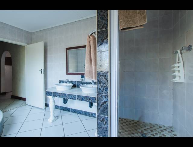 13 BEDROOM GUEST HOUSE FOR SALE IN JATNIEL